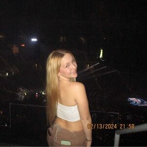 Meet your Posher, Mia